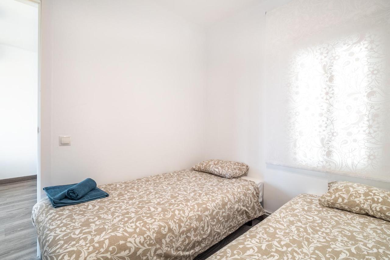 Lovely Apartment Barca 2 Сант Адриа де Бесос Екстериор снимка