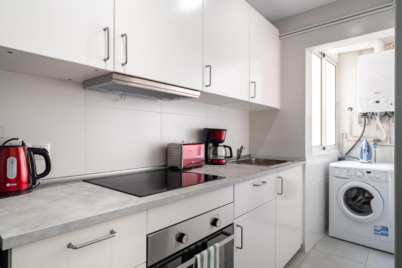 Lovely Apartment Barca 2 Сант Адриа де Бесос Екстериор снимка
